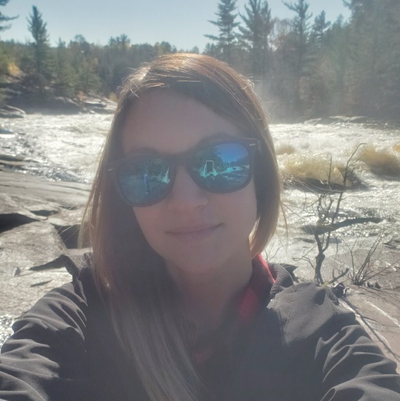 Meet your Posher, Samantha - Picture 1 of 1